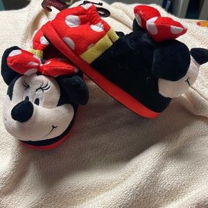 Nwt Minnie Mouse Slippers Toddler 9/10